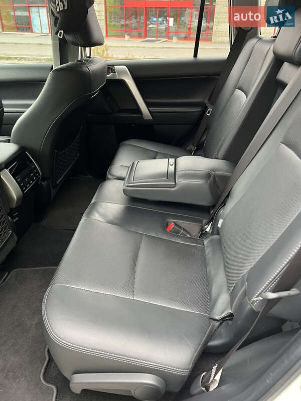 Внедорожник / Кроссовер Toyota Land Cruiser Prado 2019 в Днепре фото 14 Внедорожник / Кроссовер Toyota Land Cruiser Prado 2019 в Днепре