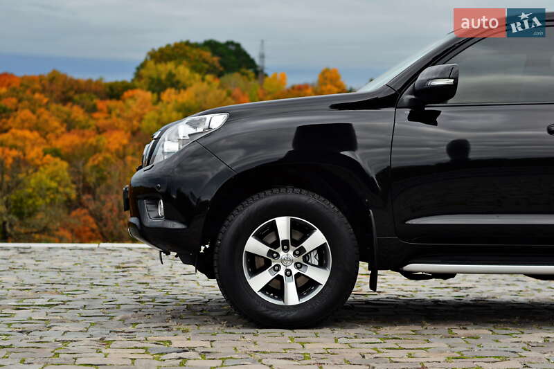 Позашляховик / Кросовер Toyota Land Cruiser Prado 2012 в Житомирі