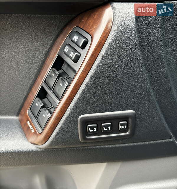 Позашляховик / Кросовер Toyota Land Cruiser Prado 2012 в Житомирі