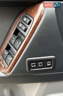 Внедорожник / Кроссовер Toyota Land Cruiser Prado 2012 в 