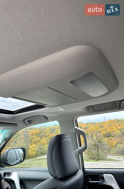 Внедорожник / Кроссовер Toyota Land Cruiser Prado 2012 в 