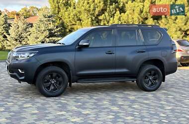 Внедорожник / Кроссовер Toyota Land Cruiser Prado 2019 в 