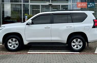Внедорожник / Кроссовер Toyota Land Cruiser Prado 2019 в 