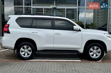 Внедорожник / Кроссовер Toyota Land Cruiser Prado 2019 в 