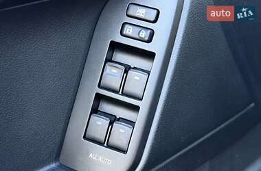 Внедорожник / Кроссовер Toyota Land Cruiser Prado 2019 в 
