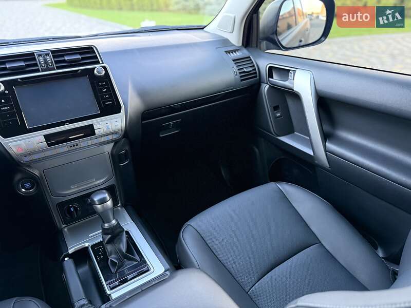 Внедорожник / Кроссовер Toyota Land Cruiser Prado 2019 в Днепре фото 20 Внедорожник / Кроссовер Toyota Land Cruiser Prado 2019 в Днепре