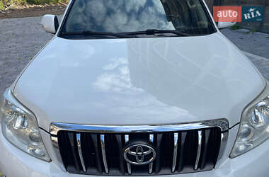 Внедорожник / Кроссовер Toyota Land Cruiser Prado 2011 в 