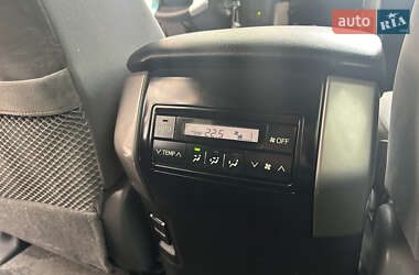 Внедорожник / Кроссовер Toyota Land Cruiser Prado 2011 в 