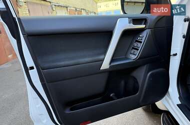 Позашляховик / Кросовер Toyota Land Cruiser Prado 2021 в  фото 22 Позашляховик / Кросовер Toyota Land Cruiser Prado 2021 в
