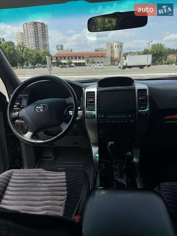 Позашляховик / Кросовер Toyota Land Cruiser Prado 2006 в Броварах