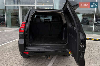 Внедорожник / Кроссовер Toyota Land Cruiser Prado 2019 в 