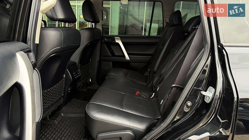 Внедорожник / Кроссовер Toyota Land Cruiser Prado 2019 в Ровно