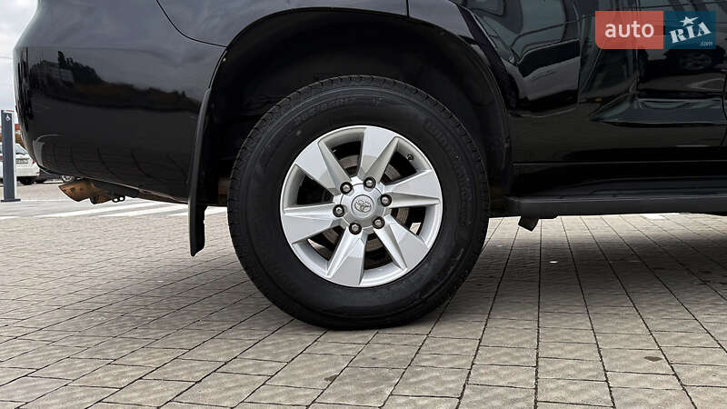 Внедорожник / Кроссовер Toyota Land Cruiser Prado 2019 в Ровно
