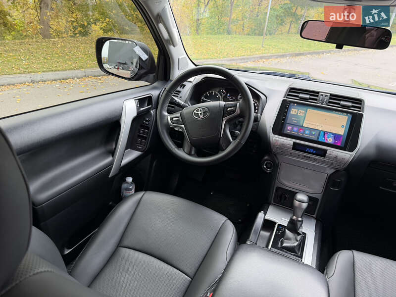 Внедорожник / Кроссовер Toyota Land Cruiser Prado 2018 в Киеве фото 15 Внедорожник / Кроссовер Toyota Land Cruiser Prado 2018 в Киеве