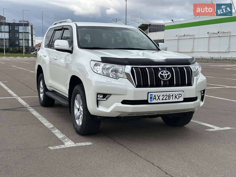 Позашляховик / Кросовер Toyota Land Cruiser Prado 2019 в 