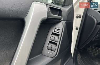 Позашляховик / Кросовер Toyota Land Cruiser Prado 2019 в 