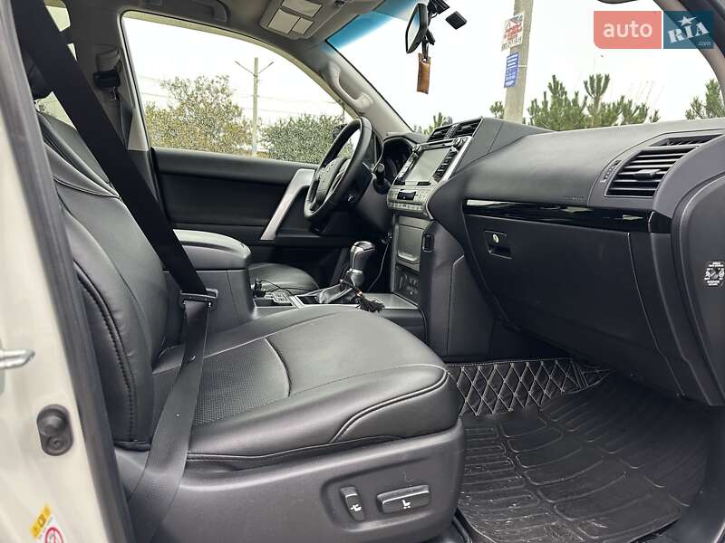 Позашляховик / Кросовер Toyota Land Cruiser Prado 2019 в Одесі фото 22 Позашляховик / Кросовер Toyota Land Cruiser Prado 2019 в Одесі