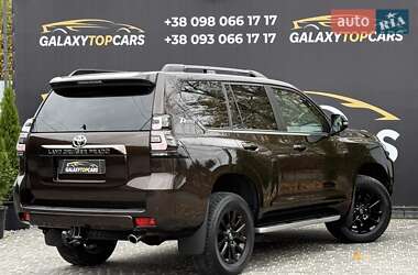 Позашляховик / Кросовер Toyota Land Cruiser Prado 2022 в 