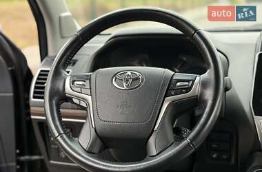 Позашляховик / Кросовер Toyota Land Cruiser Prado 2022 в 