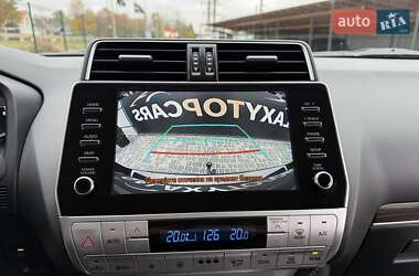 Позашляховик / Кросовер Toyota Land Cruiser Prado 2022 в 