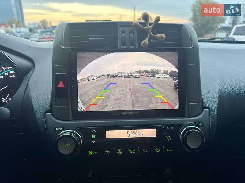 Позашляховик / Кросовер Toyota Land Cruiser Prado 2010 в Києві