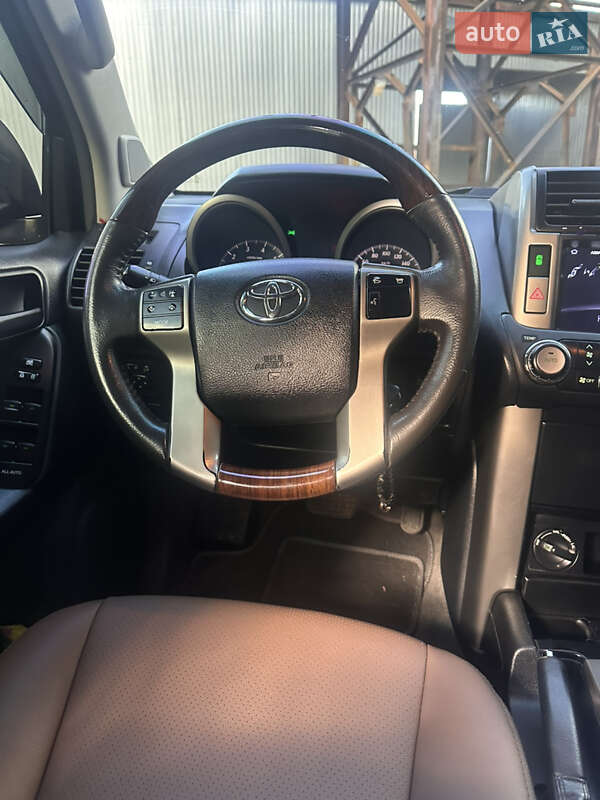 Внедорожник / Кроссовер Toyota Land Cruiser Prado 2010 в Львове