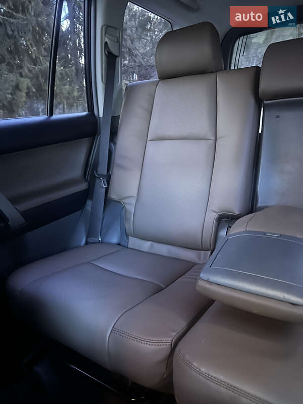 Внедорожник / Кроссовер Toyota Land Cruiser Prado 2010 в Львове