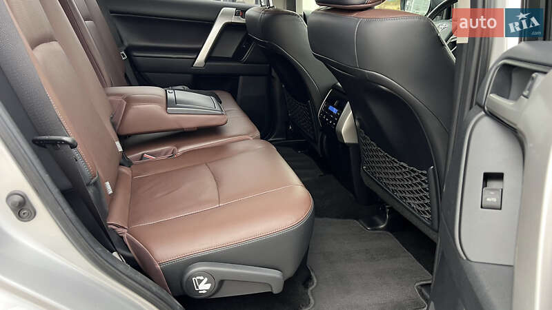 Внедорожник / Кроссовер Toyota Land Cruiser Prado 2018 в Тернополе фото 15 Внедорожник / Кроссовер Toyota Land Cruiser Prado 2018 в Тернополе