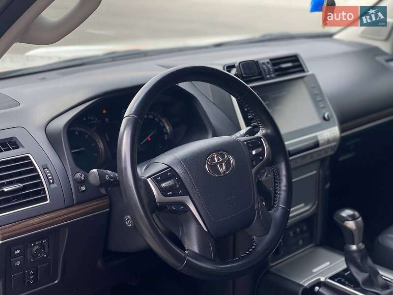 Внедорожник / Кроссовер Toyota Land Cruiser Prado 2020 в Киеве фото 15 Внедорожник / Кроссовер Toyota Land Cruiser Prado 2020 в Киеве