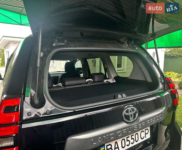 Позашляховик / Кросовер Toyota Land Cruiser Prado 2019 в Черкасах фото 6 Позашляховик / Кросовер Toyota Land Cruiser Prado 2019 в Черкасах