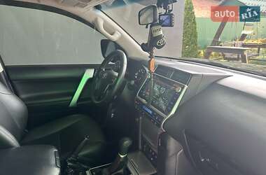 Внедорожник / Кроссовер Toyota Land Cruiser Prado 2019 в 