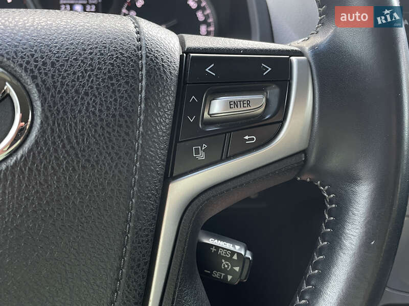 Позашляховик / Кросовер Toyota Land Cruiser Prado 2017 в Миколаєві