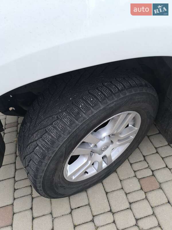 Внедорожник / Кроссовер Toyota Land Cruiser Prado 2010 в Киеве