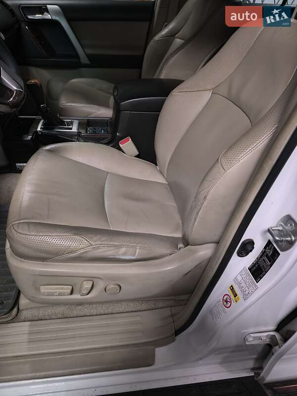 Внедорожник / Кроссовер Toyota Land Cruiser Prado 2010 в Киеве