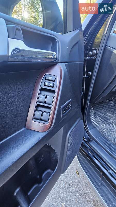 Внедорожник / Кроссовер Toyota Land Cruiser Prado 2014 в Львове