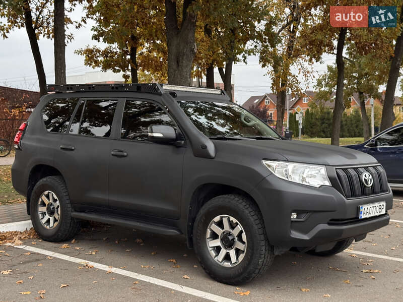 Внедорожник / Кроссовер Toyota Land Cruiser Prado 2019 в Киеве