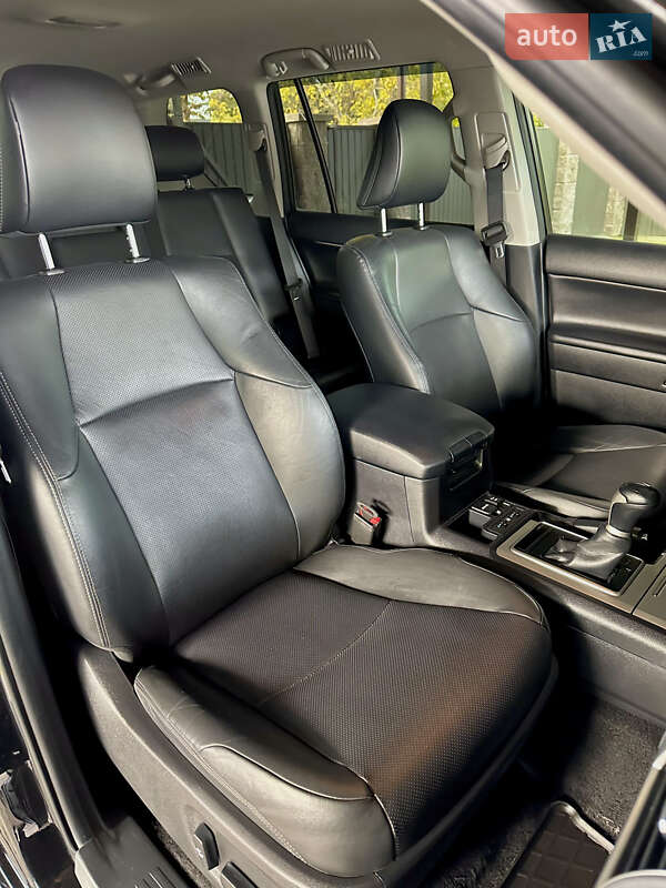 Позашляховик / Кросовер Toyota Land Cruiser Prado 2018 в Києві