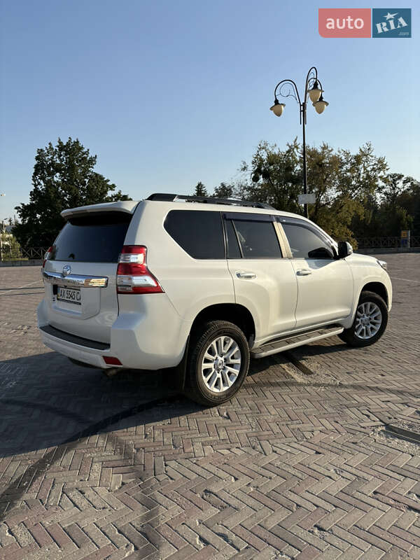 Позашляховик / Кросовер Toyota Land Cruiser Prado 2013 в Харкові