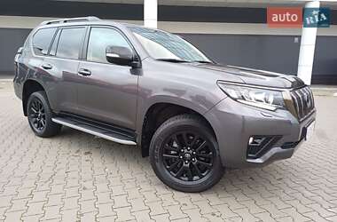 Внедорожник / Кроссовер Toyota Land Cruiser Prado 2022 в 