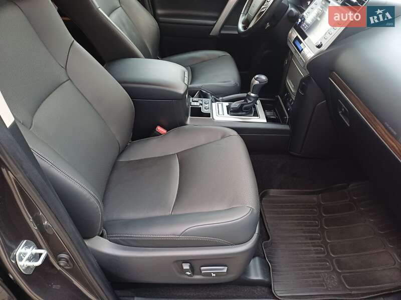 Позашляховик / Кросовер Toyota Land Cruiser Prado 2022 в Києві