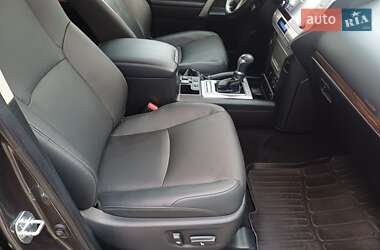 Внедорожник / Кроссовер Toyota Land Cruiser Prado 2022 в 
