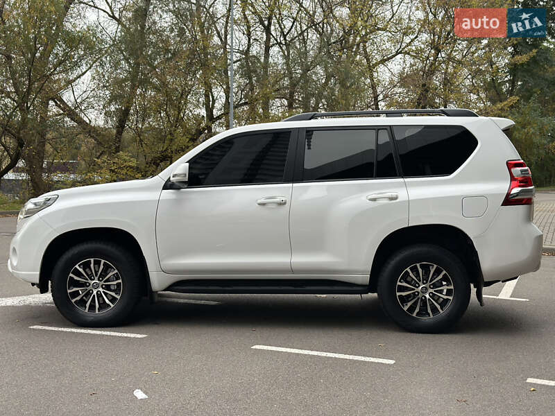 Позашляховик / Кросовер Toyota Land Cruiser Prado 2013 в Києві фото 10 Позашляховик / Кросовер Toyota Land Cruiser Prado 2013 в Києві