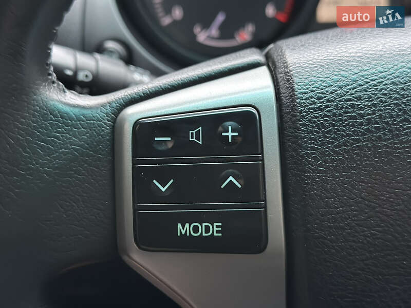 Позашляховик / Кросовер Toyota Land Cruiser Prado 2013 в Києві фото 36 Позашляховик / Кросовер Toyota Land Cruiser Prado 2013 в Києві