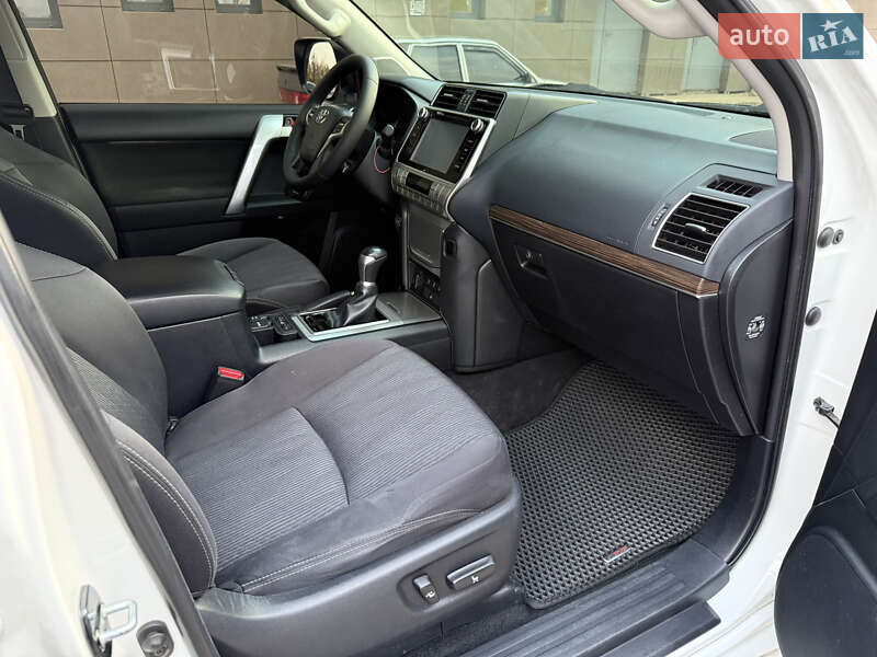 Внедорожник / Кроссовер Toyota Land Cruiser Prado 2019 в Кривом Роге фото 14 Внедорожник / Кроссовер Toyota Land Cruiser Prado 2019 в Кривом Роге