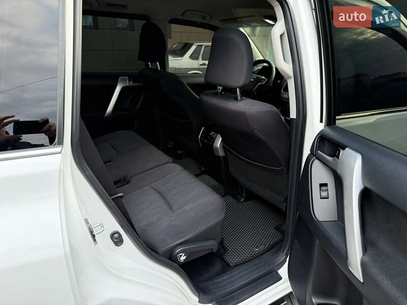 Внедорожник / Кроссовер Toyota Land Cruiser Prado 2019 в Кривом Роге фото 15 Внедорожник / Кроссовер Toyota Land Cruiser Prado 2019 в Кривом Роге