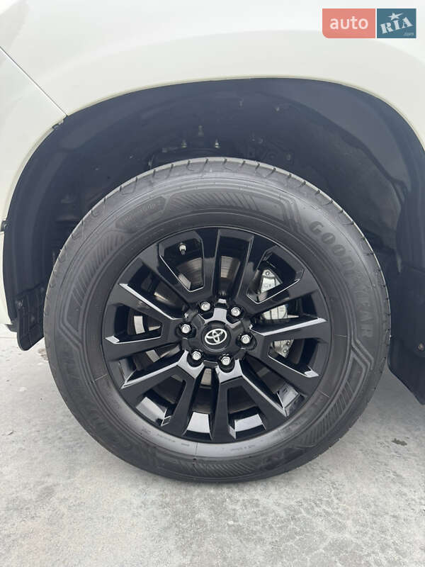 Позашляховик / Кросовер Toyota Land Cruiser Prado 2022 в Києві