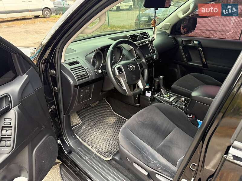 Позашляховик / Кросовер Toyota Land Cruiser Prado 2016 в Харкові фото 12 Позашляховик / Кросовер Toyota Land Cruiser Prado 2016 в Харкові
