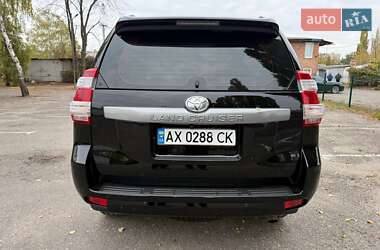 Позашляховик / Кросовер Toyota Land Cruiser Prado 2016 в 