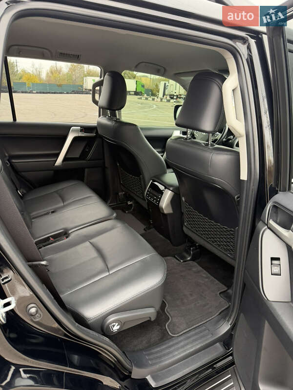 Внедорожник / Кроссовер Toyota Land Cruiser Prado 2019 в Киеве фото 20 Внедорожник / Кроссовер Toyota Land Cruiser Prado 2019 в Киеве