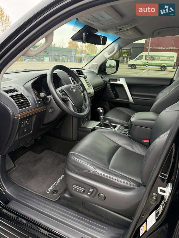 Внедорожник / Кроссовер Toyota Land Cruiser Prado 2019 в Киеве фото 33 Внедорожник / Кроссовер Toyota Land Cruiser Prado 2019 в Киеве